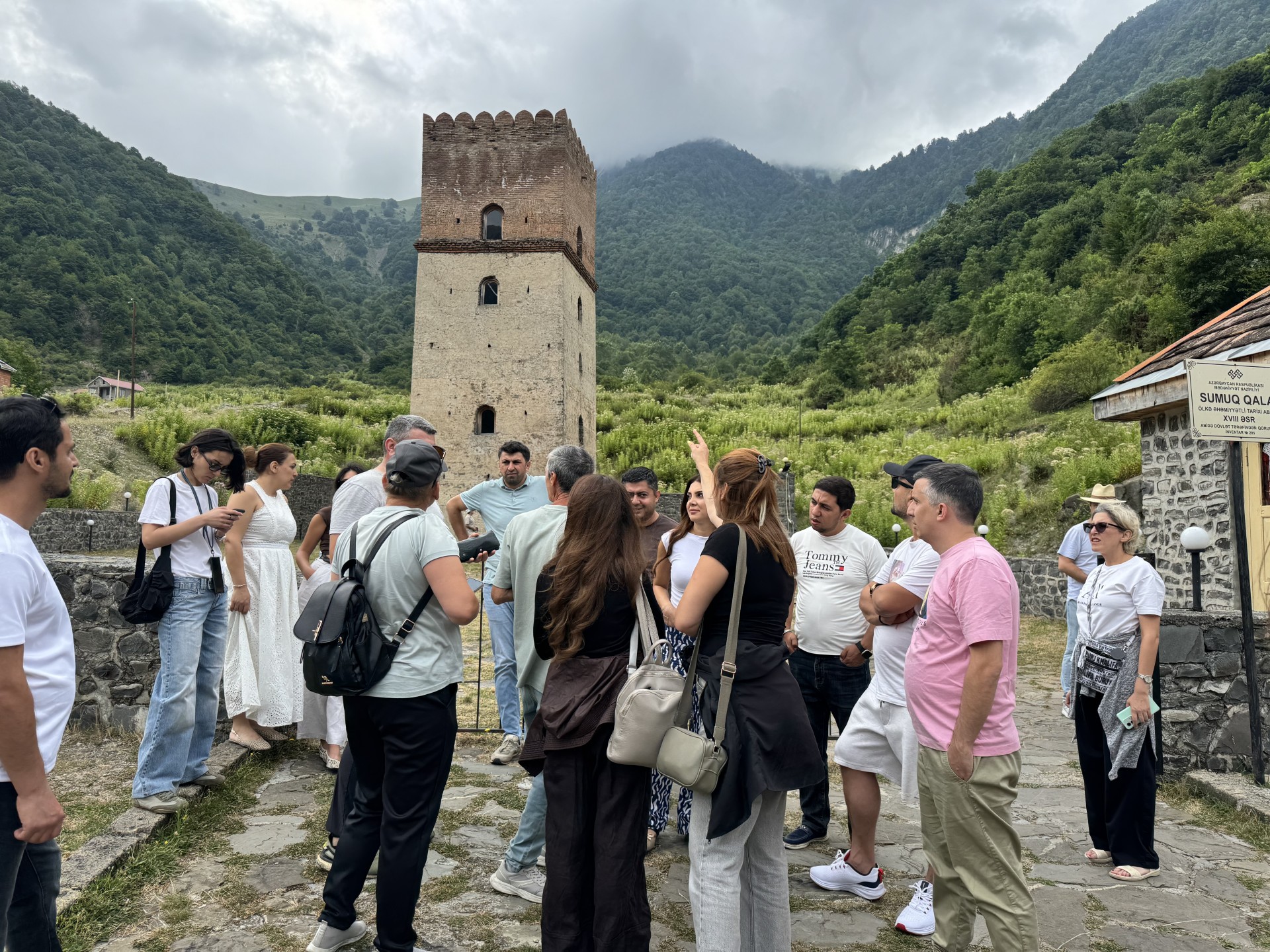 Turizm sənayesi nümayəndələri üçün şimal-qərb regionuna tanışlıq səfəri təşkil olunub